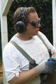 Click to see it big Ich mit Kettensäge, Impression aus dem Wald